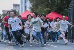 许诺打了半数 高考后的亲子冲突若何解